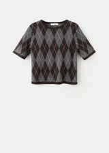Chaleco de punto fino con estampado de rombos, cuello redondo y mangas cortas.