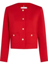 Campera roja de punto Tommy Hilfiger para mujer, con cuello redondo, cierre frontal con botones dorados, mangas largas y dos bolsillos de parche delanteros con detalles de botones dorados.