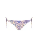 Bombacha de bikini con estampado floral en tonos violeta y crema, con tiras laterales ajustables y detalle de cuentas en los extremos.
