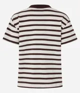 Remera de corte boxy confeccionada en algodón, con diseño de rayas horizontales en blanco y negro, cuello redondo en color negro contrastante y mangas cortas.