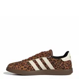Championes urbanos Adidas modelo Breaknet Sleek con estampado animal print. Presentan las tres bandas laterales características en color crema, suela de goma marrón y cordones al tono.
