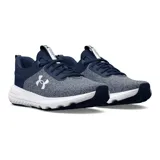 Championes de running Under Armour Charged Revitaliz, color azul marino con detalles en blanco. Presentan una parte superior textil jaspeada, entresuela Charged Cushioning para amortiguación y suela de goma duradera.