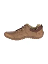 Championes Cat modelo Instruct, de estilo casual y flexible. Confeccionados en cuero color beige, cuentan con forro interno de malla respirable, plantilla EASE para mayor comodidad y suela de goma resistente.
