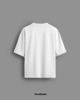 Remera de algodón de alto gramaje (250GR) con calce oversize y mangas amplias.