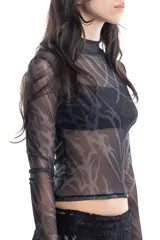 Top de mangas largas de tul negro traslúcido con cuello alto y estampado abstracto en tonos grises.