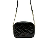 Bandolera Korium Malu de cuero sintético marrón oscuro, con diseño acolchado de efecto entrelazado, cierre superior y correa combinada de cadena dorada y tira ajustable.