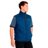 Chaleco azul marino acolchado con cierre frontal, bolsillos tipo welt y logo de silicona Caterpillar en el pecho. Resistente al agua y con aislamiento reciclado.