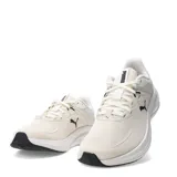Championes de running Puma Skyrocket Lite 2, color beige con detalles en negro. Presentan un diseño de malla transpirable, cierre con cordones y suela de goma con amortiguación ligera.