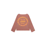 Remera de manga larga a rayas horizontales en tono terracota, con cuello bote y gran estampado circular en la espalda con texto y gráfico en color naranja.