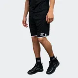 Short deportivo Umbro color negro con detalles en blanco en el ruedo y logo de la marca estampado en la pierna izquierda.