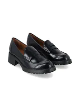 Mocasines de cuero negro con acabado brillante, diseño de antifaz clásico y suela track con taco cuadrado robusto.