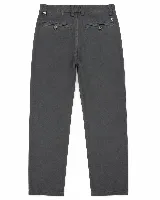 Pantalón chino gris de corte recto con textura, bolsillos laterales y trabillas para cinturón.