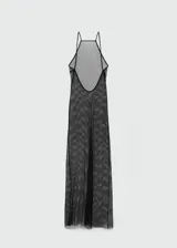 Vestido largo de fiesta negro con forro interior, tirantes finos, cuello halter, espalda abierta, tejido de malla con detalle de strass y diseño entallado.