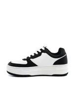 Championes urbanos Umbro modelo Milo-High para mujer, de plataforma, color blanco con detalles en rosado.