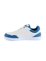 Championes Umbro modelo Max, color azul marino con suela blanca. Presentan detalles de costuras y el logo de Umbro grabado en el lateral.