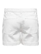 Short de denim tiro medio de la marca Only, color azul claro, con calce regular, cierre de botón y cremallera, bolsillos delanteros y costuras decorativas visibles en el frente.