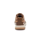 Championes Caterpillar modelo Hex Ready T-Toe para hombre, en tonos marrón, tostado y beige, con cordones blancos. Combinan cuero, gamuza y paneles textiles, con suela robusta y el logo de la marca en el lateral.