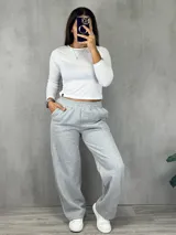 Pantalón de jogging gris melange, de corte amplio y cintura elástica.