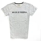 Remera gris de algodón con cuello redondo y mangas cortas. Estampa frontal con la frase "Believe In Yourself" y el logo de la marca Duxon Jeans.