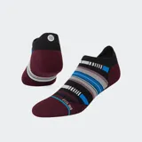 Medias tobilleras deportivas Stance Modul Tab, con diseño a rayas horizontales en tonos borgoña, negro, blanco y azul.