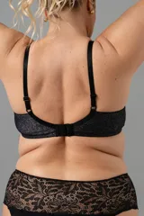Sostén negro con efecto brillante, de media copa con aro y breteles regulables. Confeccionado en LYCRA® efecto Lurex y broche en la espalda.