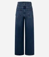 Pantalón wide leg de tiro alto confeccionado en jean de algodón, con pretina con pasacintos, cierre frontal con botón y cremallera, y bolsillos delanteros y traseros.