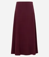 Pollera midi evasé negra, confeccionada en bengalina, con un recorte horizontal en la parte delantera.