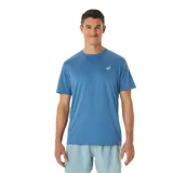 Remera deportiva Asics negra de manga corta, con logo blanco en el pecho y estampado con la leyenda "Asics Running" en caracteres japoneses Katakana.