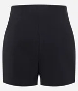 Short corto femenino de bengalina de viscosa certificada, color marrón, con cintura fija y cierre lateral de cremallera.