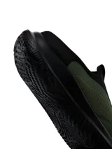 Championes deportivos destalonados Umbro Nysa para hombre, color negro, con diseño tipo slip-on y suela de goma.