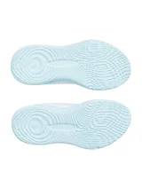 Championes de entrenamiento Under Armour modelo Dynamic 2, color blanco con suela en tono celeste claro. Presentan parte superior de tejido técnico IntelliKnit para mayor sujeción y mediasuela Flow para amortiguación reactiva y estabilidad lateral.