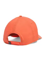 Gorra tipo snapback de Under Armour, confeccionada en nailon ligero con tratamiento repelente al agua. Presenta un diseño de media corona con panel frontal sin estructura, visera precurvada y logotipo bordado en la parte delantera.