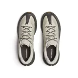 Championes de trail running Merrell Agility Peak 5, color beige con detalles en verde oliva y suela marrón.