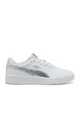 Championes deportivos Puma modelo Court Lally, de color blanco, con diseño urbano y suela de goma.