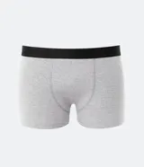 Pack de tres calzoncillos bóxer de algodón en gris, blanco y negro, con cintura elástica.