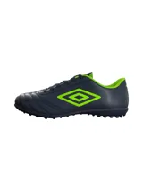 Championes de fútbol Umbro Classic II TF, color negro con detalles en verde neón. Capellada de cuero sintético y suela de goma con tapones para césped artificial.