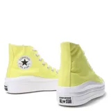 Championes de caña alta Converse modelo Chuck Taylor Move, color amarillo con suela de plataforma blanca y puntera de goma.