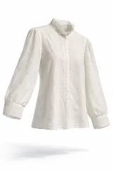 Camisa de manga larga con cuello mao y detalles de encaje en el cuello y la botonadura frontal. Presenta bordados delicados en las mangas y puños anchos, con un diseño romántico y femenino.