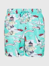 Short de baño celeste con estampado de motivos náuticos en rojo, blanco y azul.