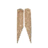 Par de caravanas colgantes doradas con flecos de strass.