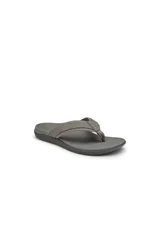 Sandalias tipo ojota de diseño ergonómico, color gris, con tiras superiores de cuero y textil, plantilla de EVA y suela de goma duradera.