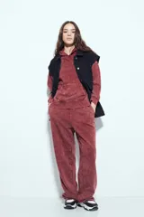 Pantalón de jogging verde con efecto lavado, corte recto y cintura elástica.