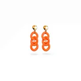 Caravanas colgantes con cabezal circular dorado y estructura de eslabones de resina en color naranja vibrante.