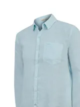 Camisa de manga larga RKF modelo Linentext, color celeste, confeccionada en lino. Cuenta con cuello camisero, cierre frontal de botones, un bolsillo aplicado en el pecho y puños ajustables con botón.