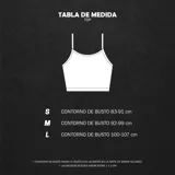 Top deportivo blanco con doble tela y tirantes finos.