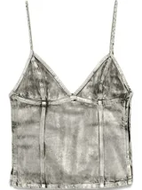 Top gris de denim 100% algodón con lavado tipo mármol y efecto descolorido. Tiene tirantes finos ajustables y copas triangulares. Decorado con lámina de Mylar y tratado con láser.