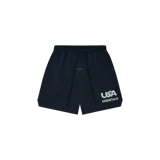 Short azul marino de felpa con cintura elástica y cordón ajustable. Cuenta con estampado tipográfico de 'USA' y 'Essentials' en la pierna izquierda.