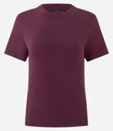 Remera básica de corte ajustado, color marrón, con cuello redondo y mangas cortas, confeccionada en tejido de rib acanalado.