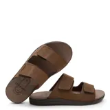 Sandalias Freeway Canastra de cuero marrón claro, con dos tiras anchas con ajuste de velcro y suela anatómica de goma.