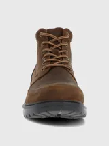 Bota de cuero estilo botín con cordones, diseño de punta cuadrada y suela de goma con tecnología de absorción de impactos.